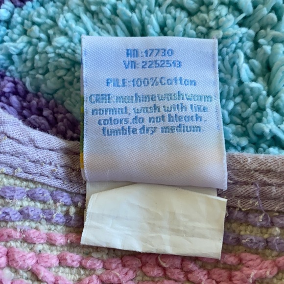 DYR 30” x 23.5” Princess Carriage Colorful Pastel Rug Machine Washable Like New - Picture 6 of 6